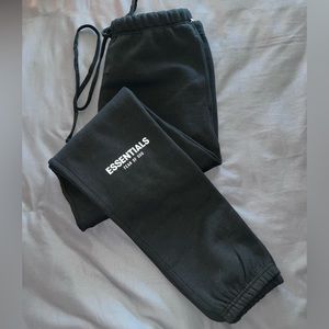 FEAR OF GOD ESSENTIALS SWEATPANT - STRETCH LIMO